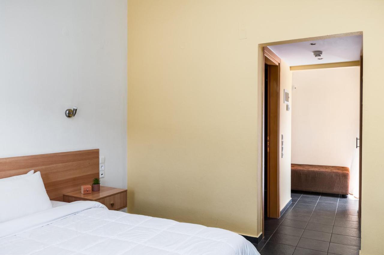 Gefiri Plakas Hotel, Tzoumerka エクステリア 写真