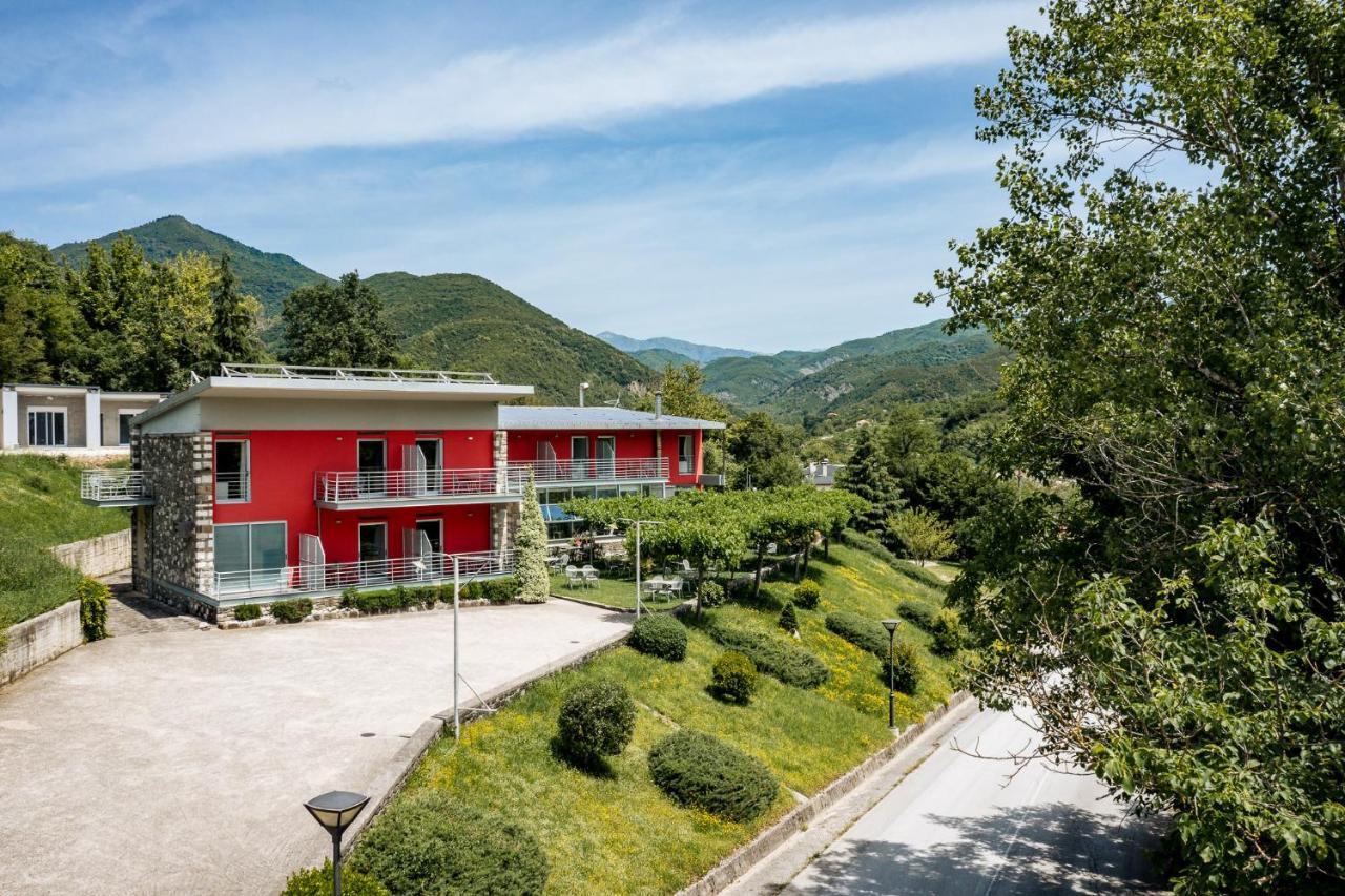 Gefiri Plakas Hotel, Tzoumerka エクステリア 写真