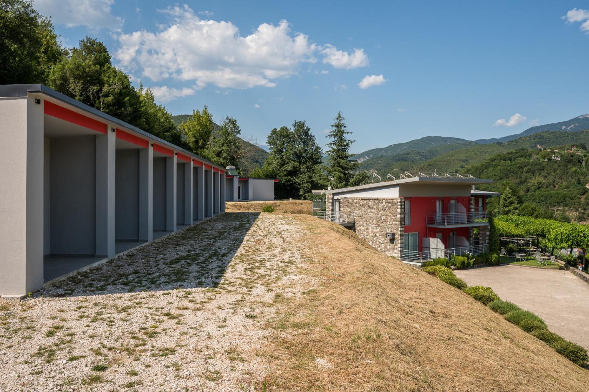 Gefiri Plakas Hotel, Tzoumerka エクステリア 写真