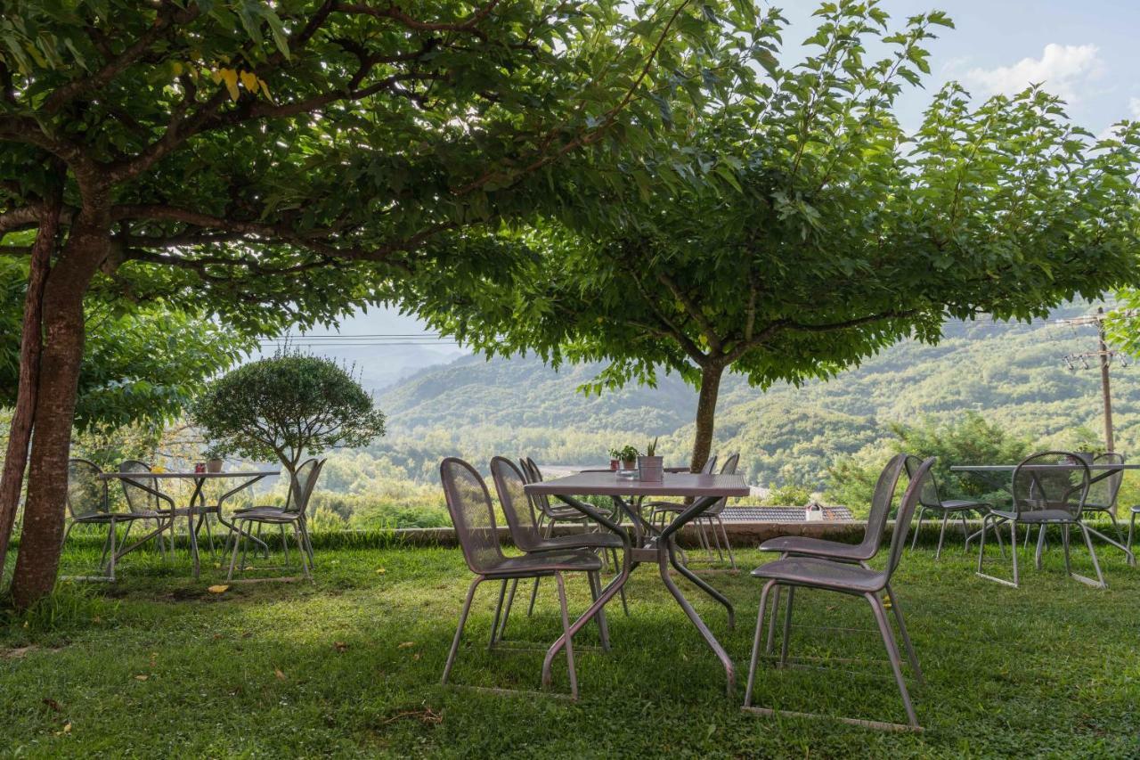Gefiri Plakas Hotel, Tzoumerka エクステリア 写真